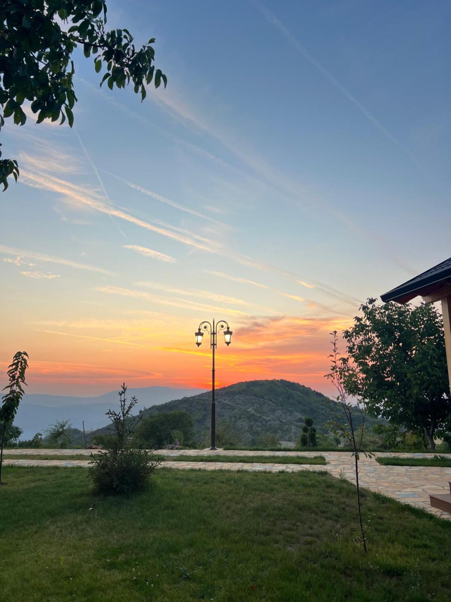 Bujtina Kapinova Hotel Berat Bagian luar foto